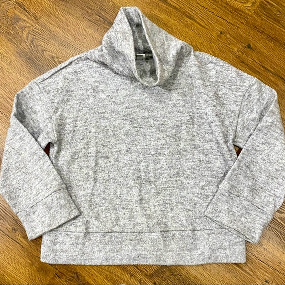 Medium Sweater - Picture 1 of 1